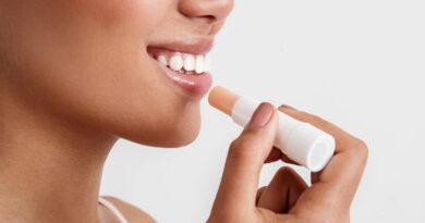 Hausgemachte Alternativen zur Heilung von rissigen Lippen