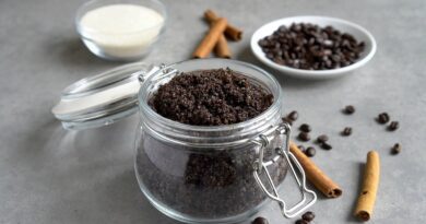 Alles, was Sie über die Verwendung von Kaffeepeelings für Cellulite wissen müssen